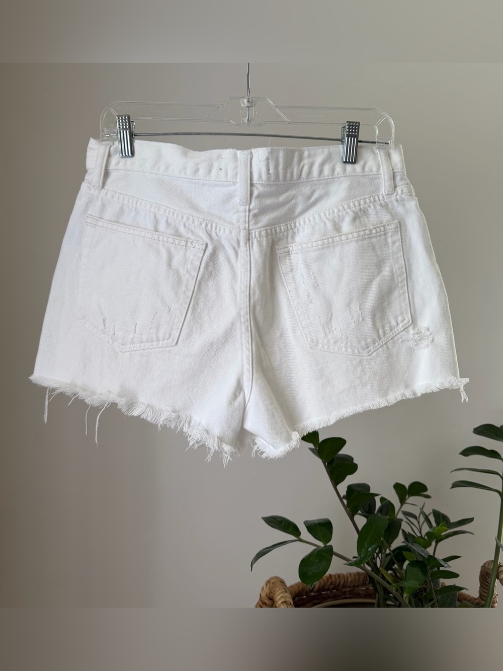 NEW Womens WE THE FREE People White Denim Cut-Off Jean Shorts Distressed Size 31 - Picture 4 of 4